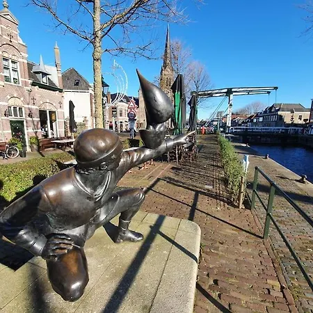Vakantiehuis Canal House 8 Person
