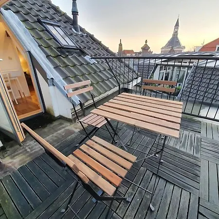 Canal House 8 Person *