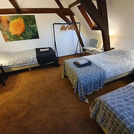 Canal House 8 Person