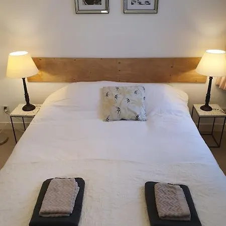 Canal House 8 Person Holiday home *